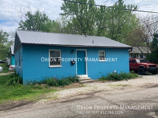 Building Photo - 102 N Clark St Rental