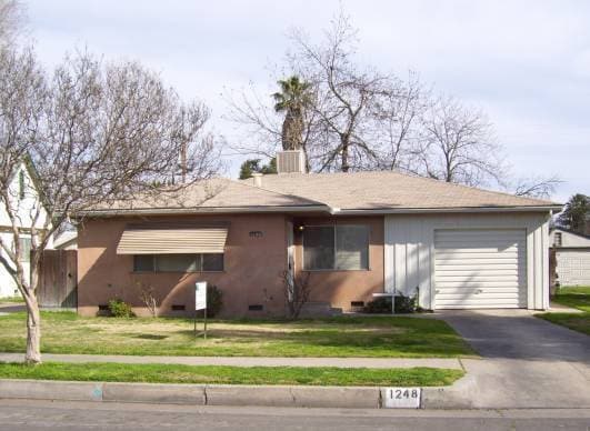 Building Photo - Tower District home, easy access to FWY 99