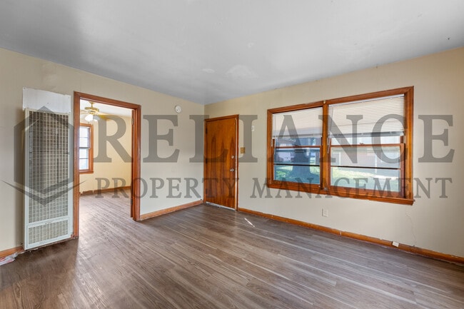 Photo - 2022 S Main St