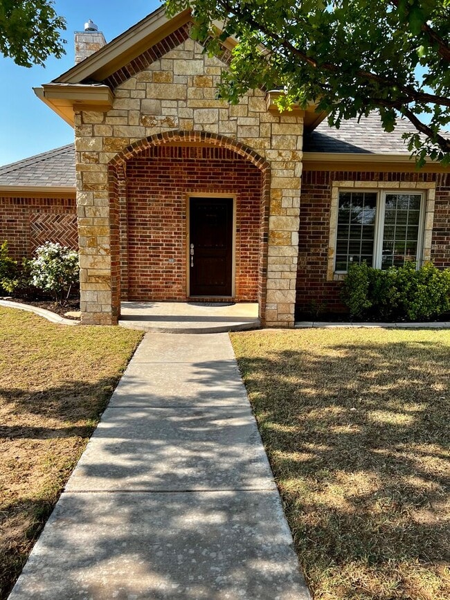 Building Photo - Immaculate garden home in Tivoli Estates