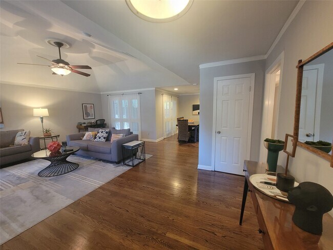 Photo - 3402 Deal St