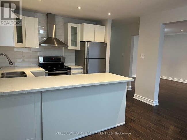 Photo - 211 Silverbirch Dr Unit Upper