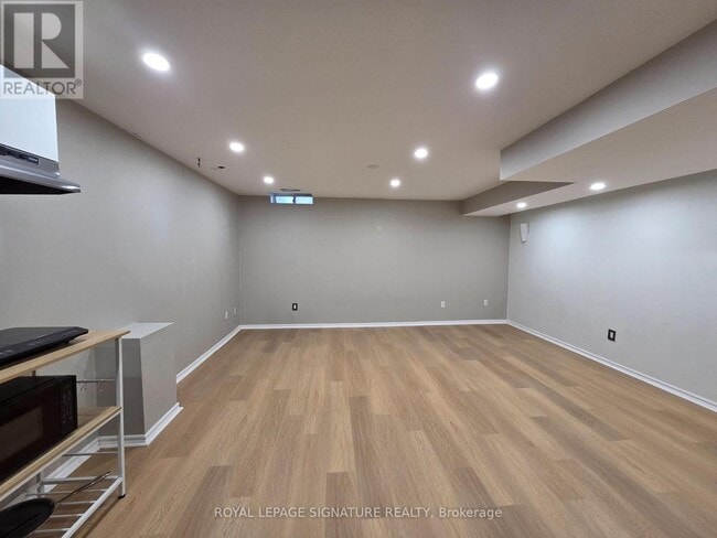 Photo - 971 Ledbury Crescent