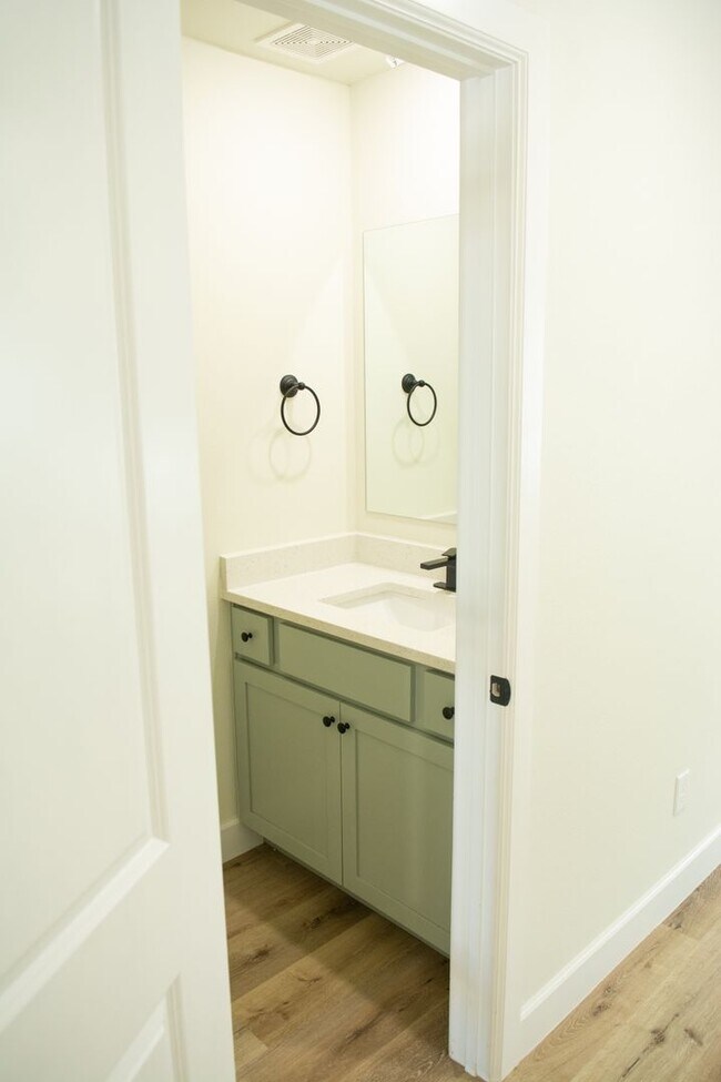 Photo - AVAILABLE NOW ! Townhouse in the heart of West Fork !