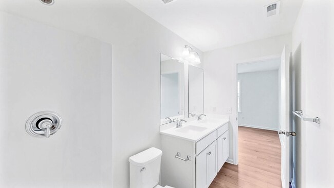 Photo - Luxurious End Unit