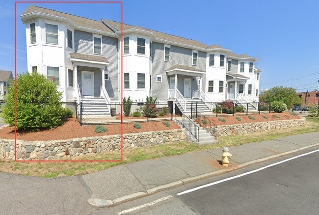 Building Photo - 50 Des Moines Rd