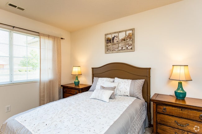 1BR, 1BA - 672 SF - The Ashwood - The Apartments at Glenwood