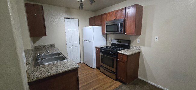 Photo - 2120 Ramrod Ave Unidad 217