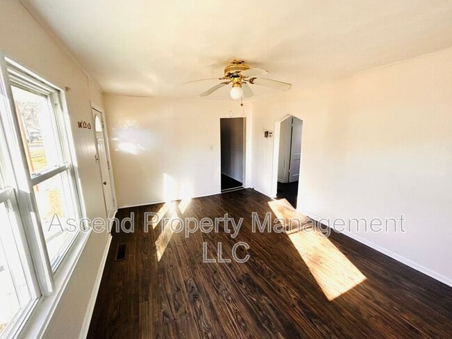 Photo - 4909 Cameron Ln