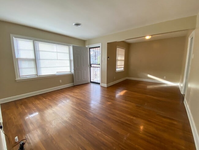 Photo - 1654 Dearing Rd
