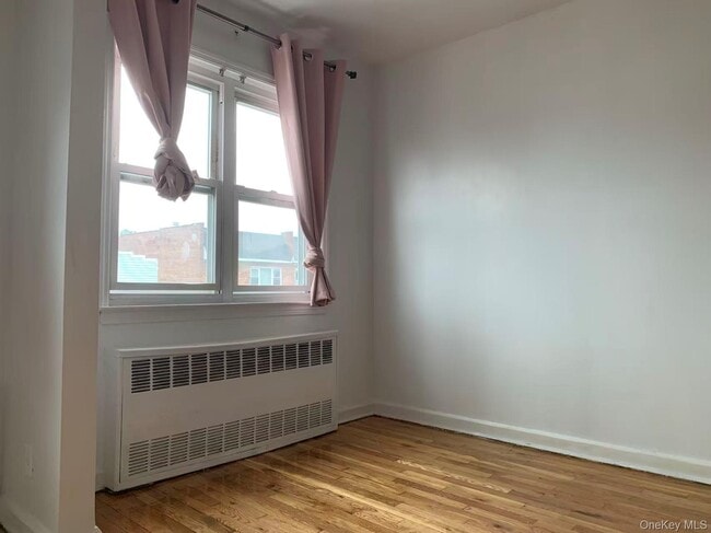Photo - 32-39-39 55th St
