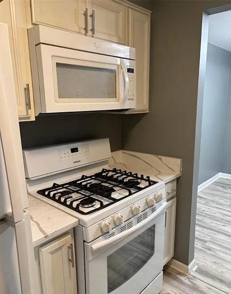 Photo - 120 Charter Oaks Dr