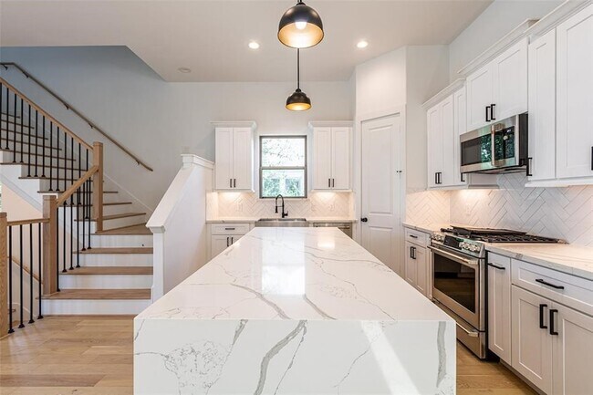 Photo - 2506 Langston St Casa