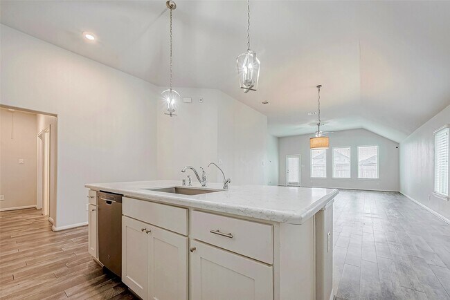 31118 Gulf Cypress Ln