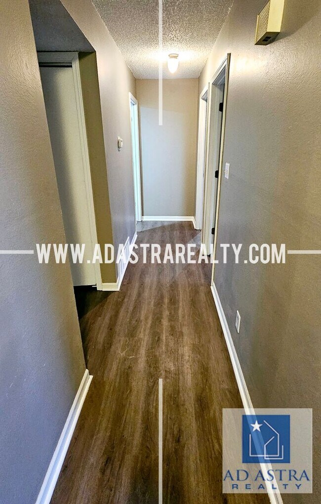 Photo - 1310 E 123rd Terr, Olathe, KS 66061 Unit Apt. B