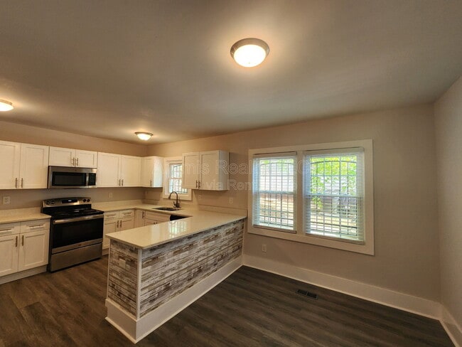 Photo - 2663 Blount St