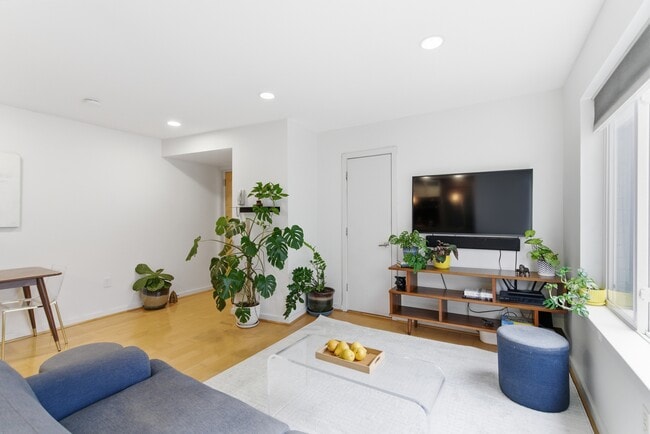 Photo - 1439 Chapin St NW Unit Apt 303