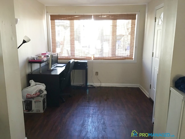 Photo - 7165 Marsden St