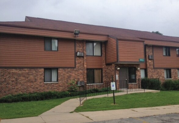 Photo - Silver Spring Square Apartments