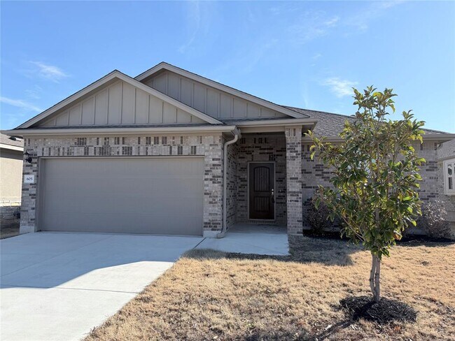 Building Photo - 605 Elm Green St