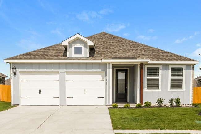 Building Photo - 340 Live Oak Ln