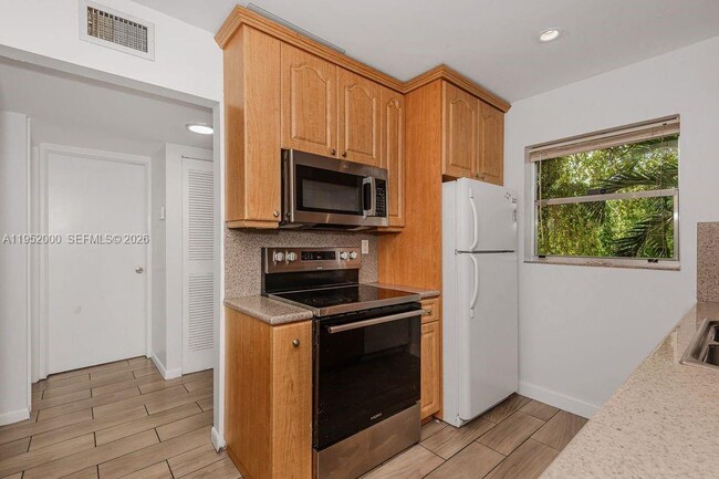Photo - 4111 Stirling Rd Unit 308