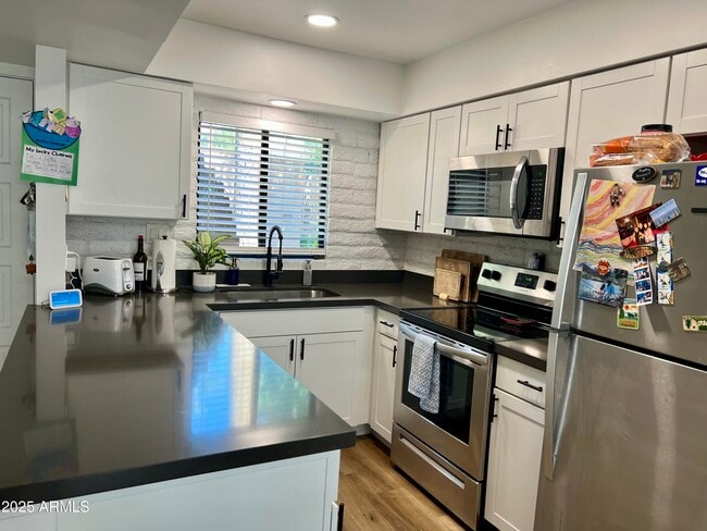 Photo - 3046 N 32nd St