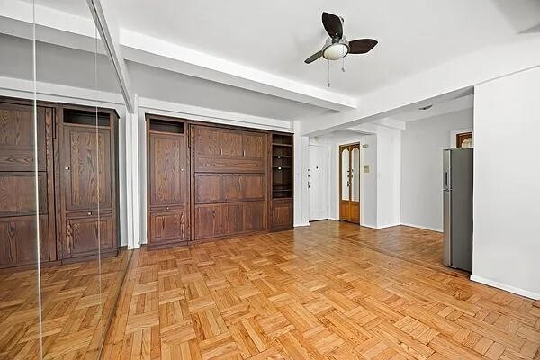 Building Photo - 140 E 40th St Rental