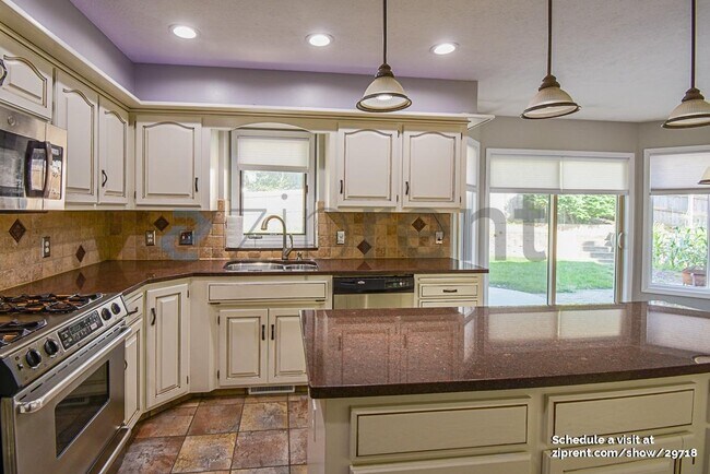 Photo - 721 N Aberdeen Dr House