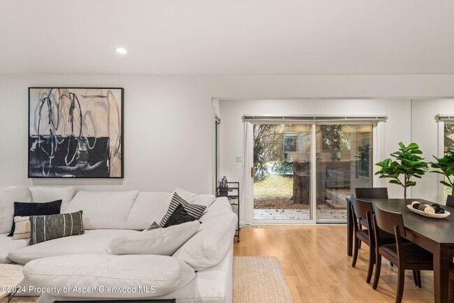 Photo - 814 W Bleeker St Unit D1