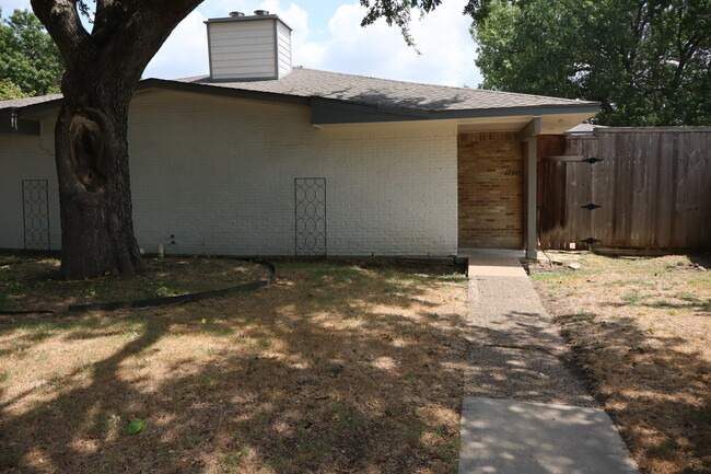 Building Photo - 13561 Red Fern Ln Rental
