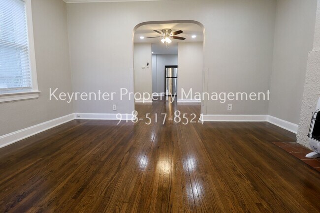 Photo - 345 S Zunis Ave