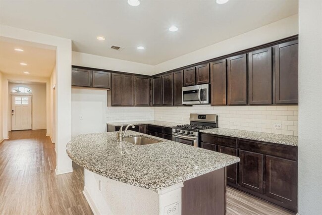 Photo - 16605 Aventura Ave