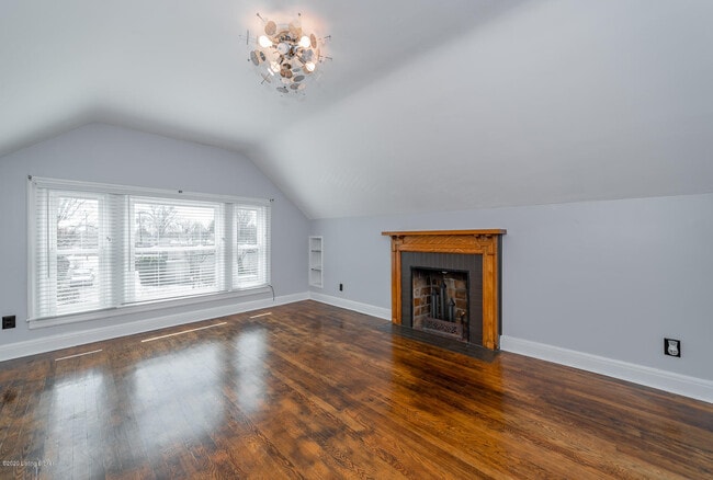 Photo - 2011 Woodbourne Ave Unit 2