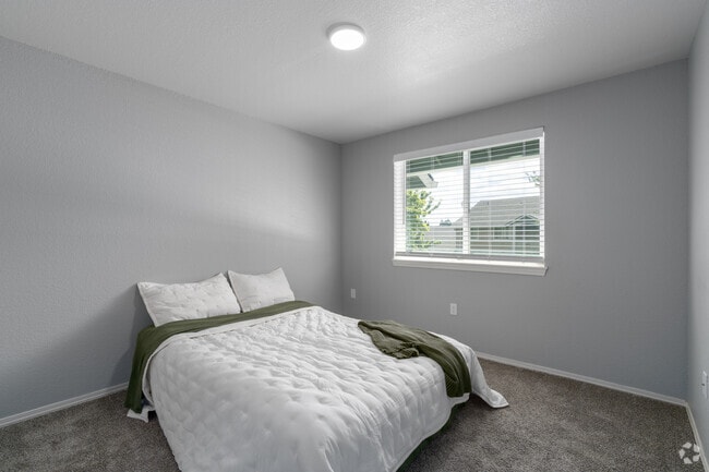 2BR, 1BA - 832SF - Primary Bedroom