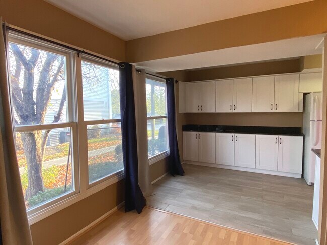 Photo - 322 Inverrary Ln