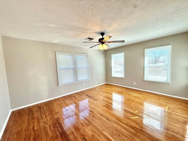 Photo - 329 W Main St