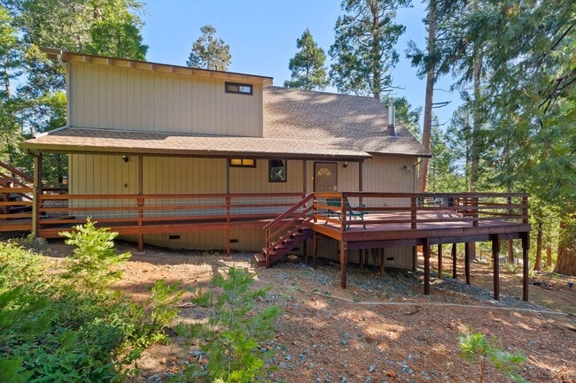 Photo - Fully Furnished 3 Bedroom Retreat in the Pines – Flexible 3–12 Month Lease