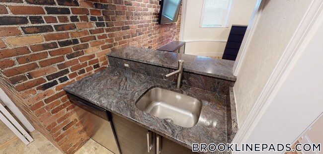 Photo - 69 Babcock St Unidad 8