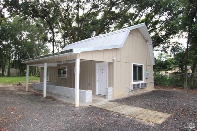Building Photo - 2435 E Johnson Ave Rental