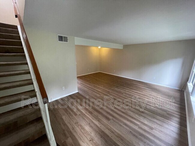 Photo - 765 Knollwood Ln