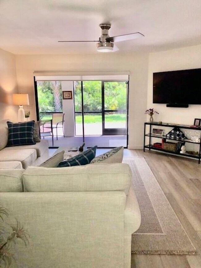 Photo - 230 Laurel Hollow Dr