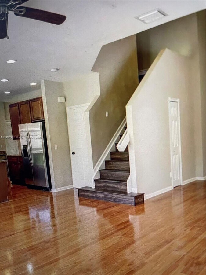 Photo - 730 NW Leonardo Cir