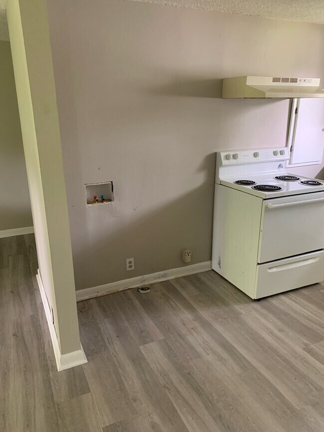 Washer/Dryer hookup - 537 Norwood Dr Unit # 2