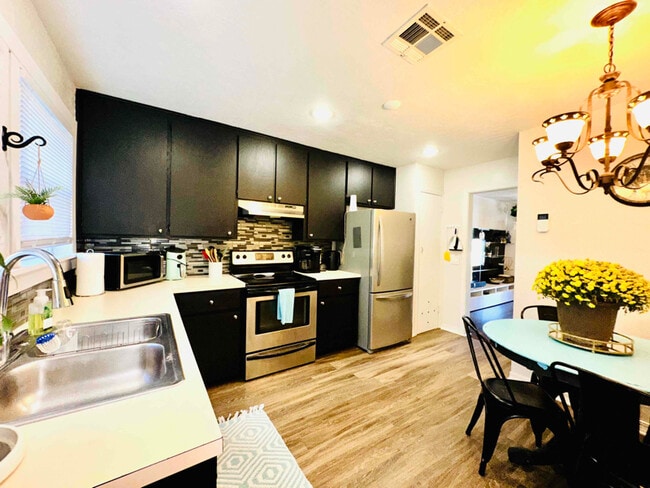 Photo - 1607 NW Taylor Ave