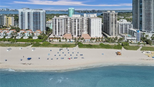 Building Photo - 6039 Collins Ave Rental