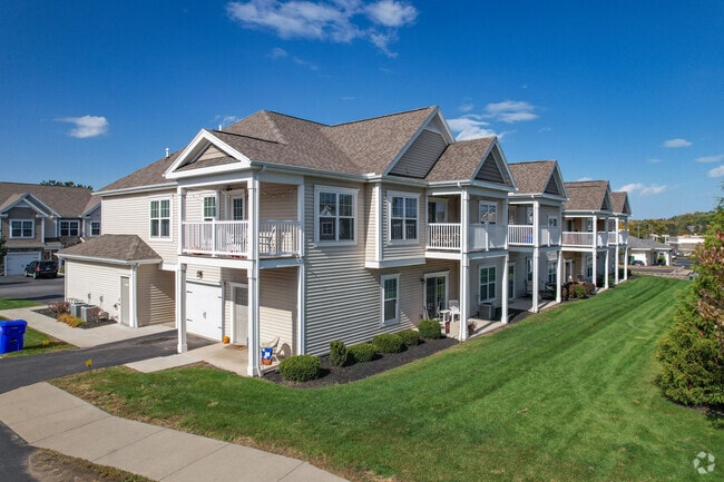 Perinton Hills Townhomes & Apartments