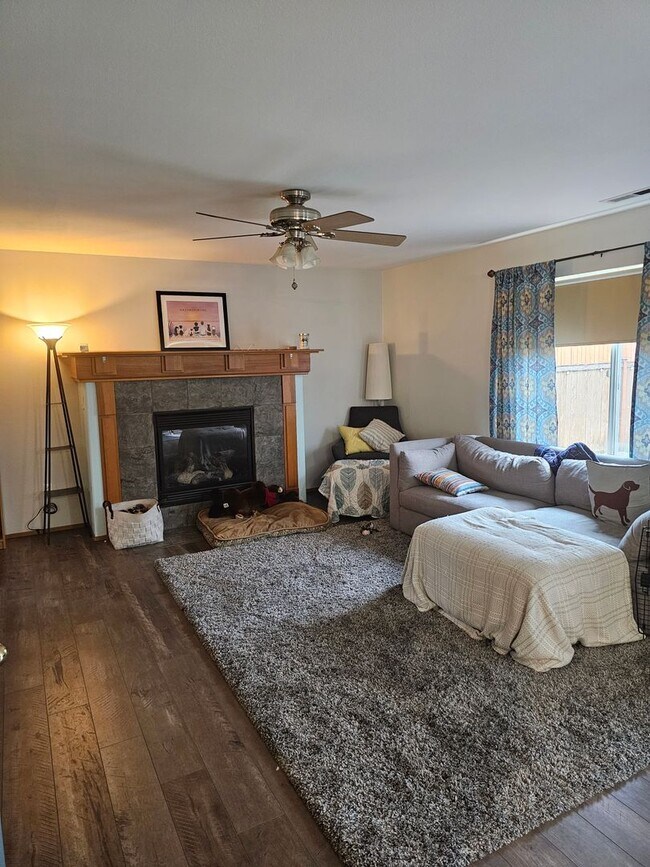 Photo - 3 Bedroom Home for rent in Tahoma Terra community!