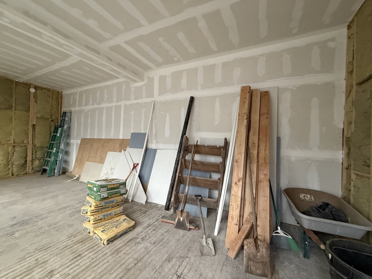 Photo - 166 Ward St Unit Commercial Spot