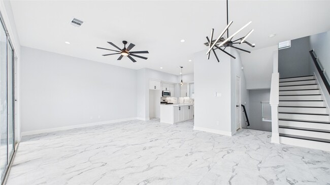 Photo - 3415 Daphne St